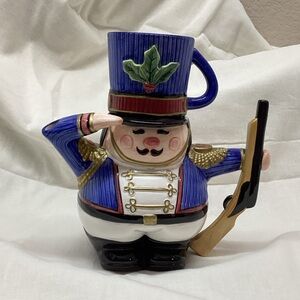 Fitz and Floyd nutcracker tea pot.